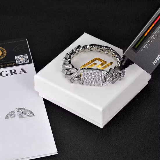 Collier plaqué or 18 carats avec diamants et zircone avec pendentif croix glacée pour femme/homme/unisexe